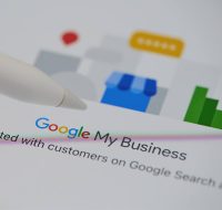 Googleビジネスプロフィールの写真や動画、ロゴ、カバー写真の追加・削除方法